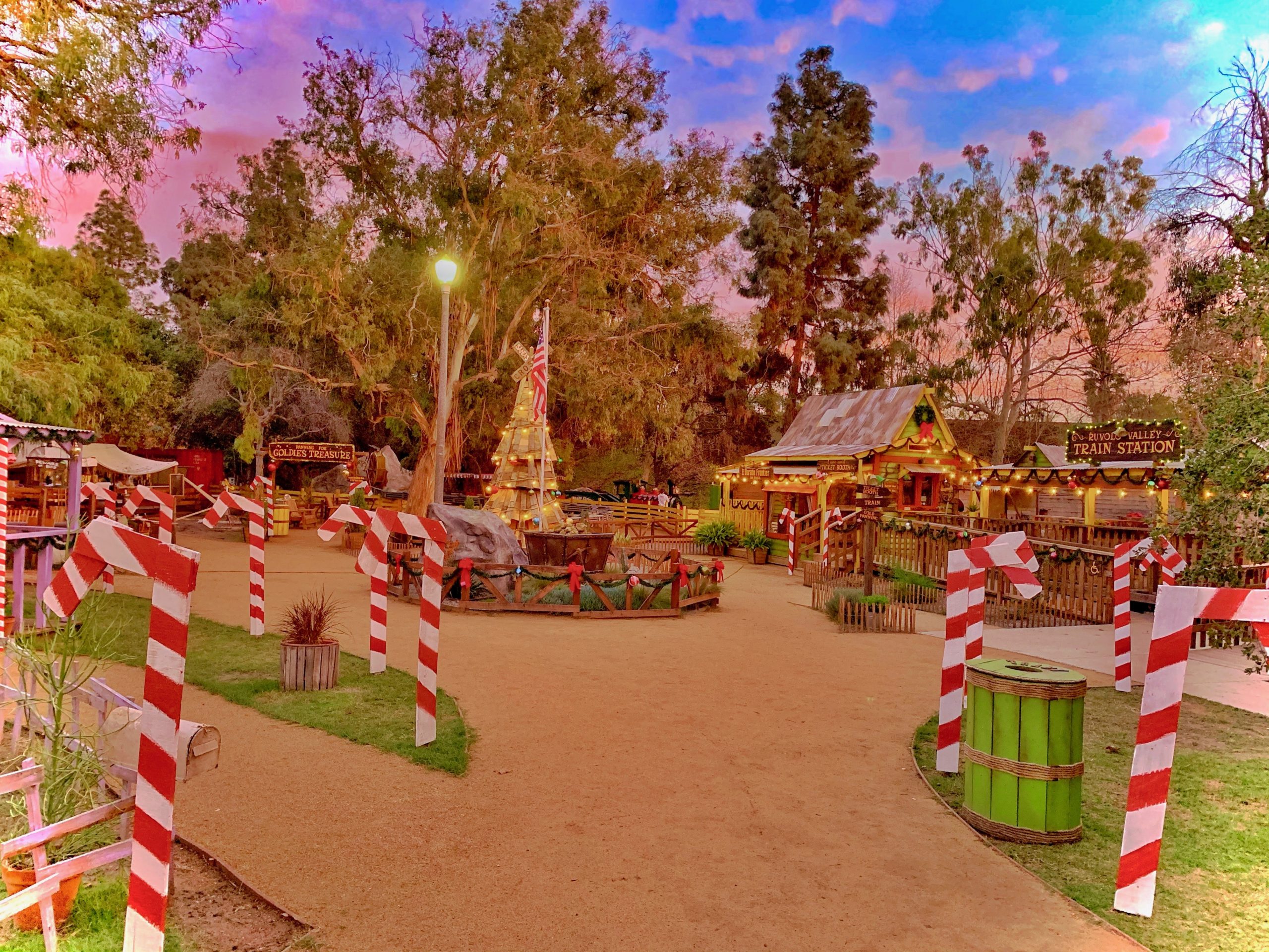 El Dorado Park Frontier Carousel & Christmas Tree Lighting