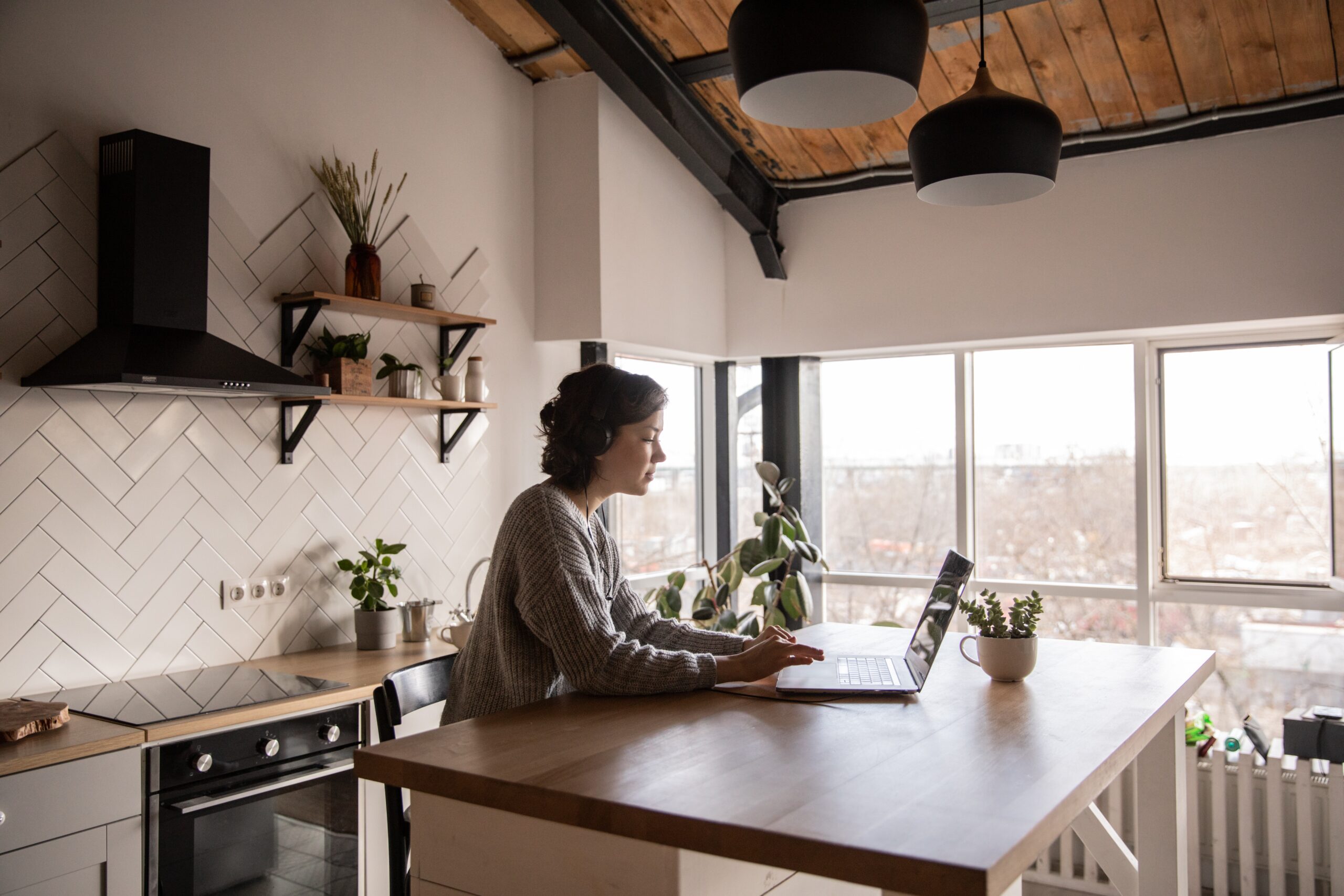 Simple Rituals for a Productive Home Office